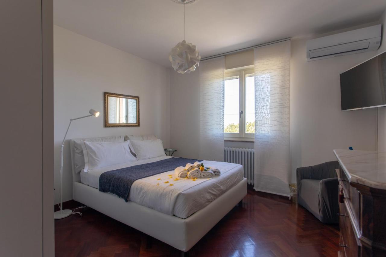 La Principessa Nera B&B Ostra Екстериор снимка